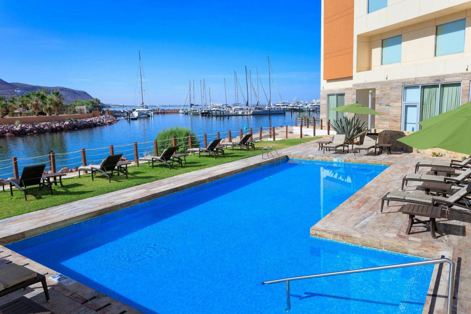 Courtyard By Marriott La Paz Baja California Sur Hotel Екстериор снимка