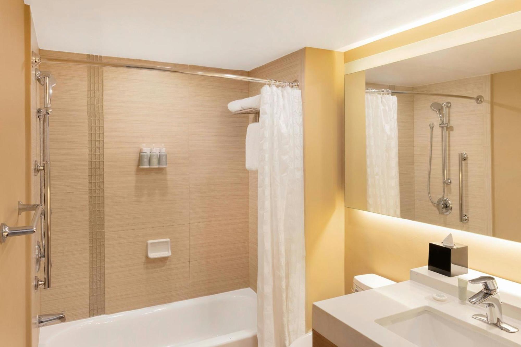 Courtyard By Marriott La Paz Baja California Sur Hotel Екстериор снимка